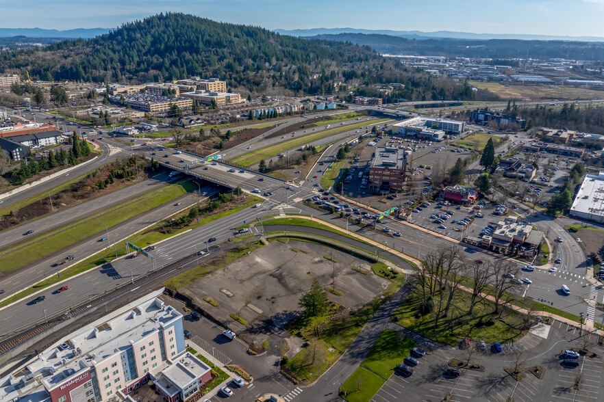 9155 SE Sunnyside Rd, Happy Valley, OR for sale - Building Photo - Image 3 of 8