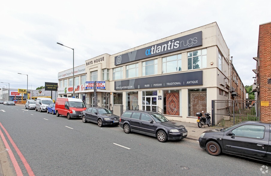 North Circular Rd, Londres à louer - Photo du bâtiment - Image 2 de 2