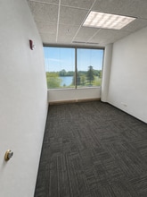 1 Overlook Pt, Lincolnshire, IL for lease Interior Photo- Image 2 of 2