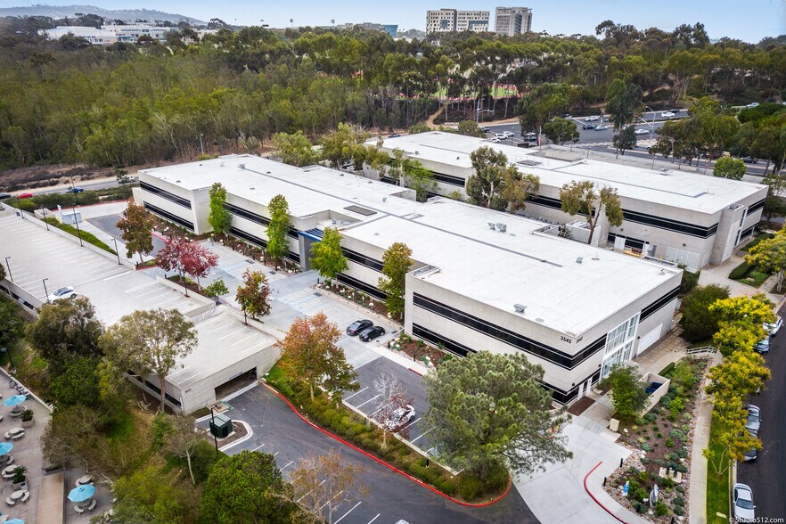 3545-3575 John Hopkins Ct, San Diego, CA à louer - Aérien - Image 2 de 11