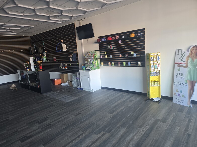 2109 W Bay St, Savannah, GA for lease - Building Photo - Image 3 of 7