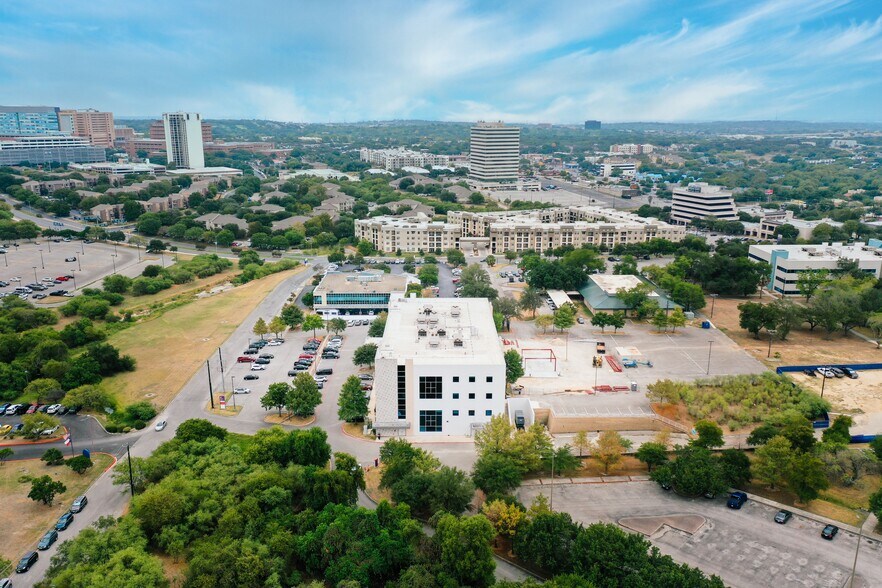 5109 Medical Dr, San Antonio, TX à louer - Photo du bâtiment - Image 2 de 7