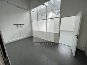 Office in Lyon for lease Interior Photo- Image 1 of 6