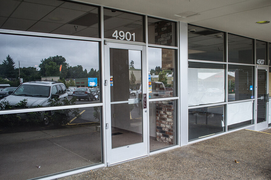 7700 SW Beaverton Hillsdale Hwy, Portland, OR for lease - Building Photo - Image 2 of 7