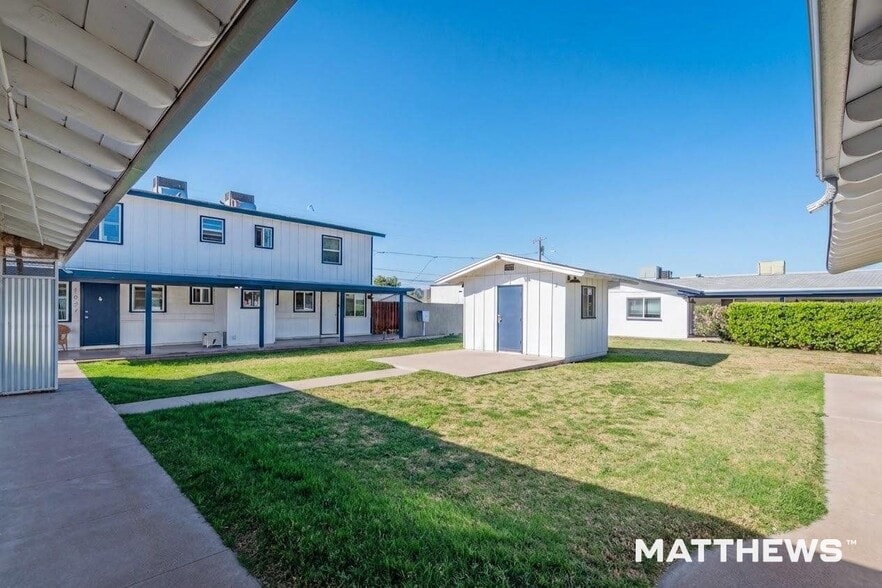 1017-1031 E Fairmount Ave, Phoenix, AZ for sale - Building Photo - Image 2 of 3