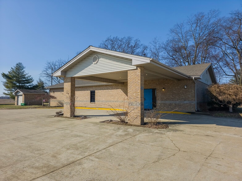 2103 W 9th St, Mount Carmel, IL à vendre - Photo du bâtiment - Image 1 de 33