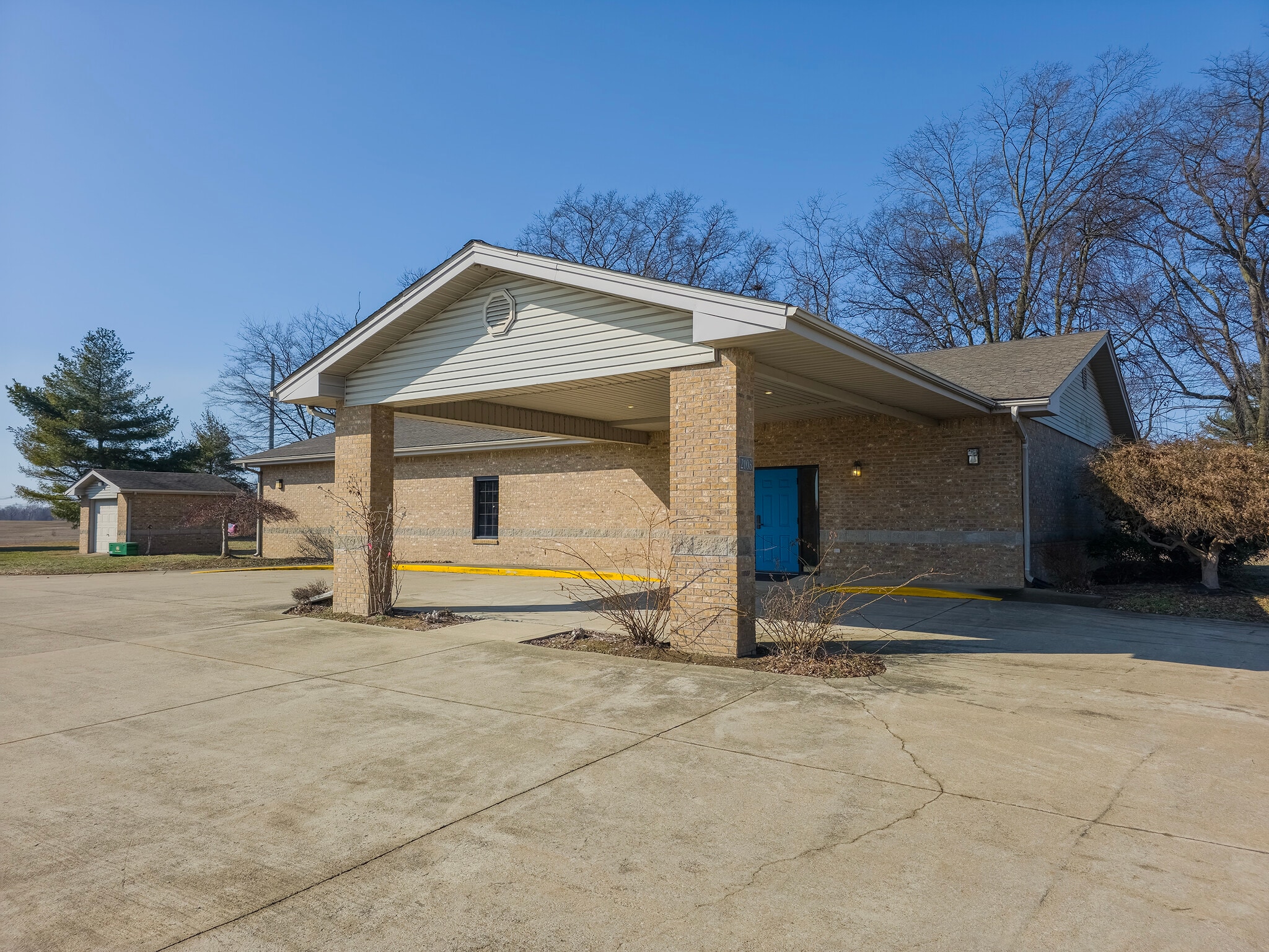 2103 W 9th St, Mount Carmel, IL for sale Building Photo- Image 1 of 34