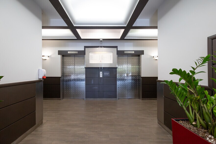 1 Pl du Commerce, Verdun, QC à louer - Photo intérieure - Image 3 de 7