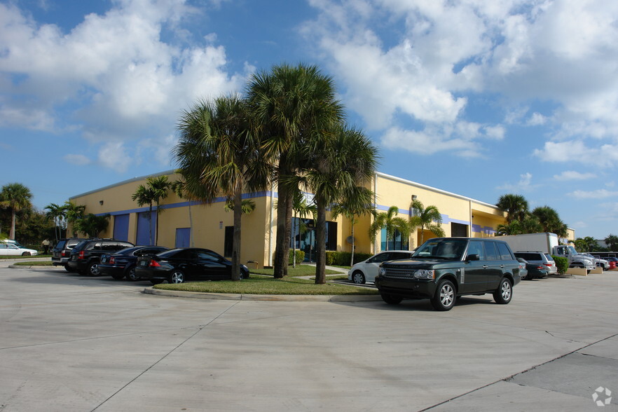 1272-1350 NE Business Park Pl, Jensen Beach, FL à vendre - Photo principale - Image 1 de 1