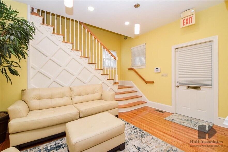 124 Wells Ave NW, Roanoke, VA à louer - Photo du bâtiment - Image 3 de 16