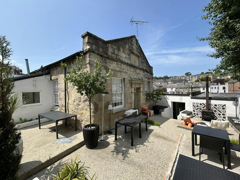 55 Cross St, Cowes à vendre - Photo du bâtiment - Image 3 de 12