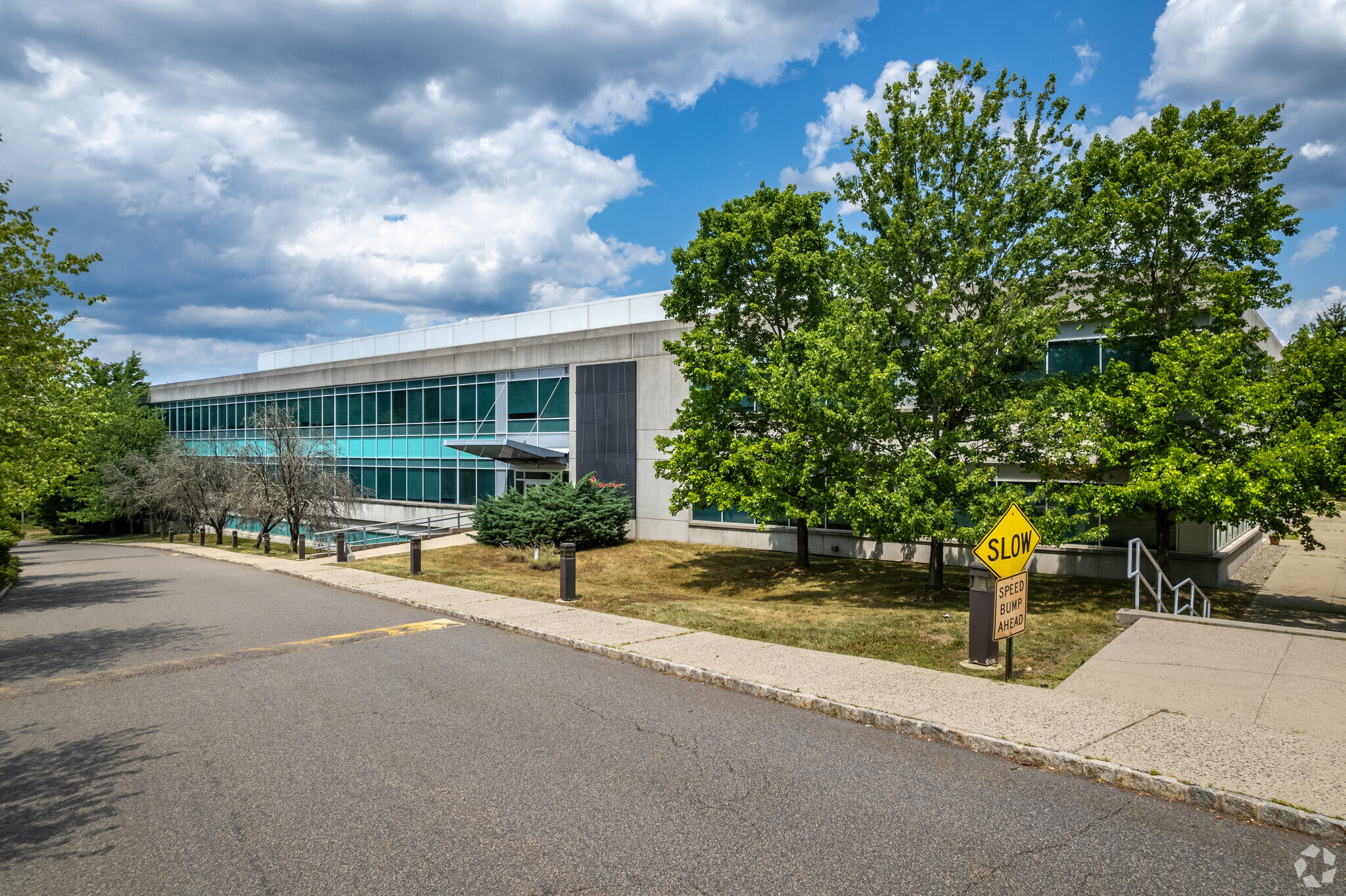 1467 Route 31 S, Annandale, NJ à louer Photo principale- Image 1 de 47