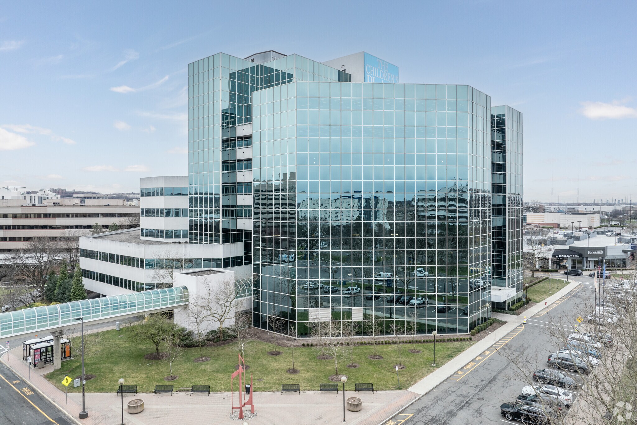 500 Plaza Dr, Secaucus, NJ à louer Photo principale- Image 1 de 8