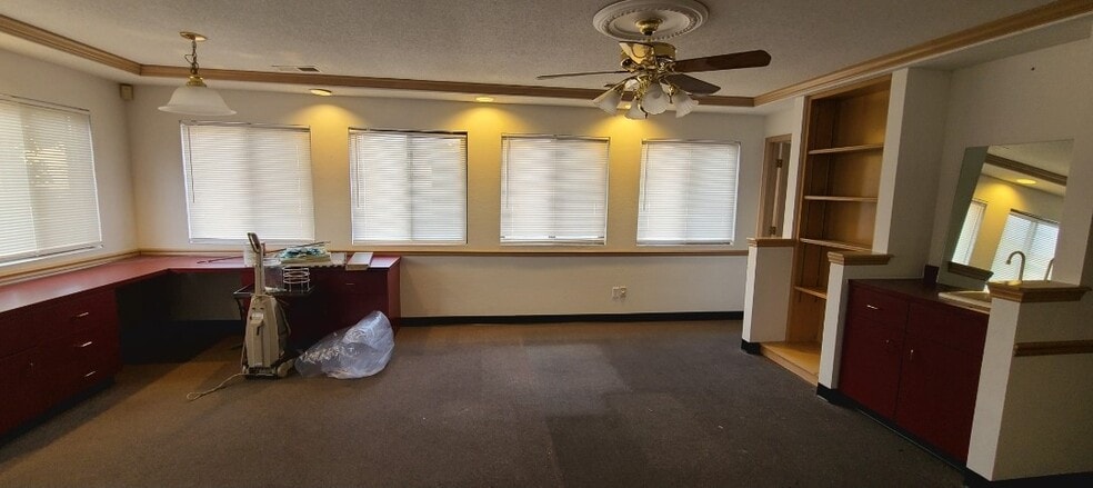 2010 Bluestone Dr, Saint Charles, MO for lease - Building Photo - Image 3 of 28