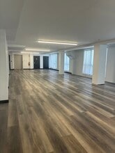 39-04 29th St, Long Island City, NY à louer Photo intérieure- Image 1 de 3