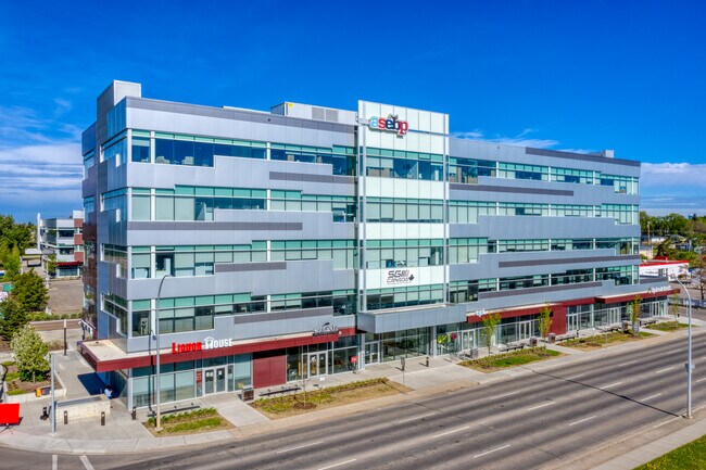 Plus de détails pour 6104 104th St NW, Edmonton, AB - Commerce de détail à louer