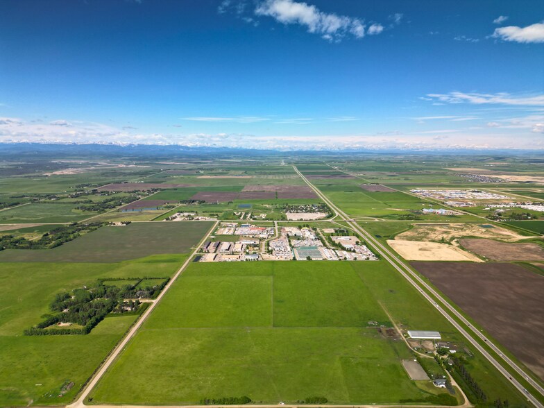 Hwy1 & Range Road 32, Calgary, AB à vendre - Photo du bâtiment - Image 2 de 7