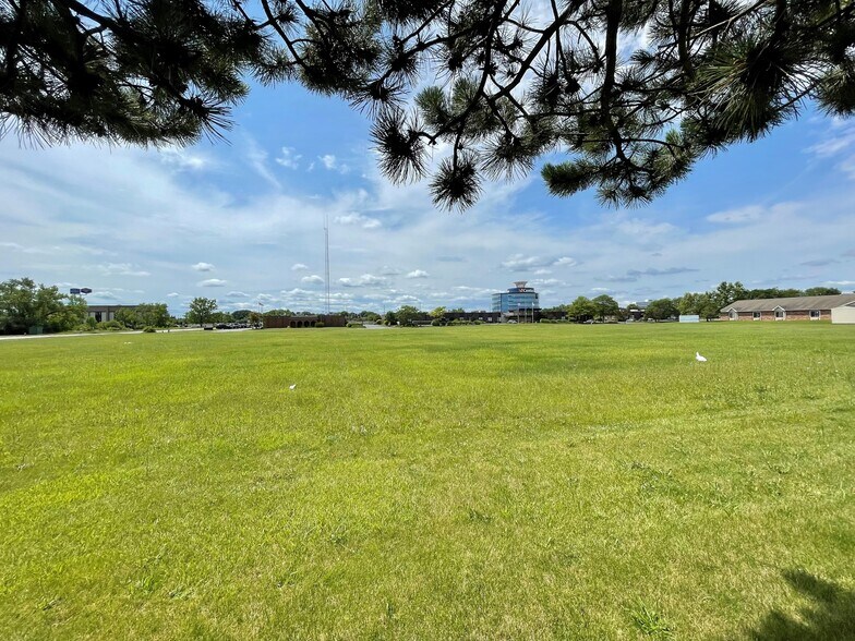 780 E 83rd Ave, Merrillville, IN à vendre - Photo du bâtiment - Image 2 de 3