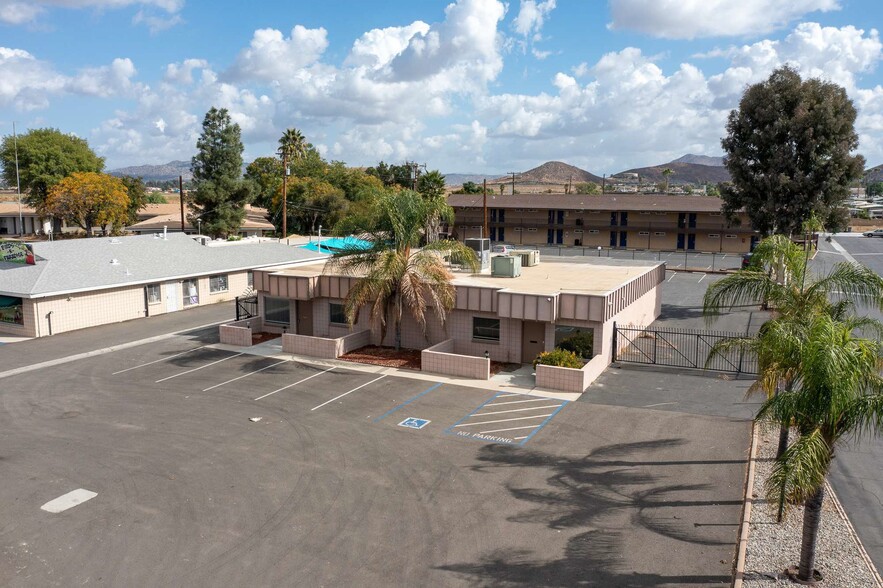 27640 Encanto Dr, Menifee, CA for lease - Building Photo - Image 1 of 2