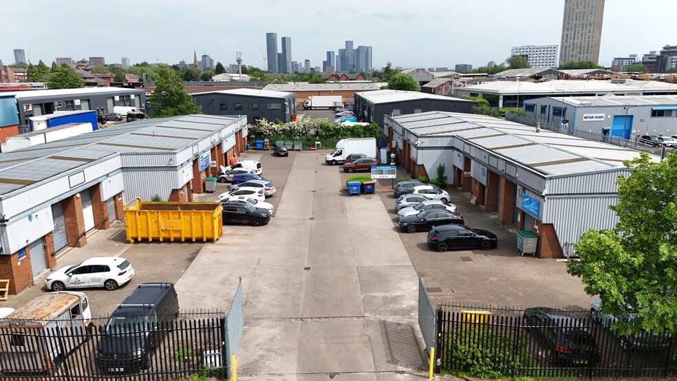 Vere St, Salford for lease - Building Photo - Image 3 of 8