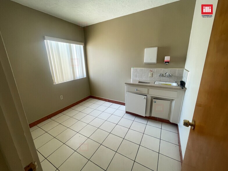 1239 N Avalon Blvd, Wilmington, CA à louer - Photo intérieure - Image 2 de 8