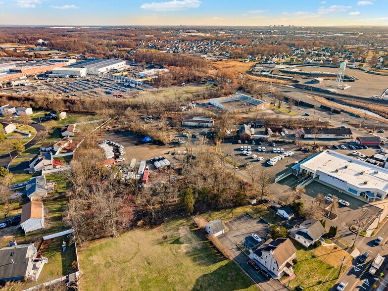 128 Oak Tree Ave, South Plainfield, NJ à vendre - Photo du bâtiment - Image 3 de 21