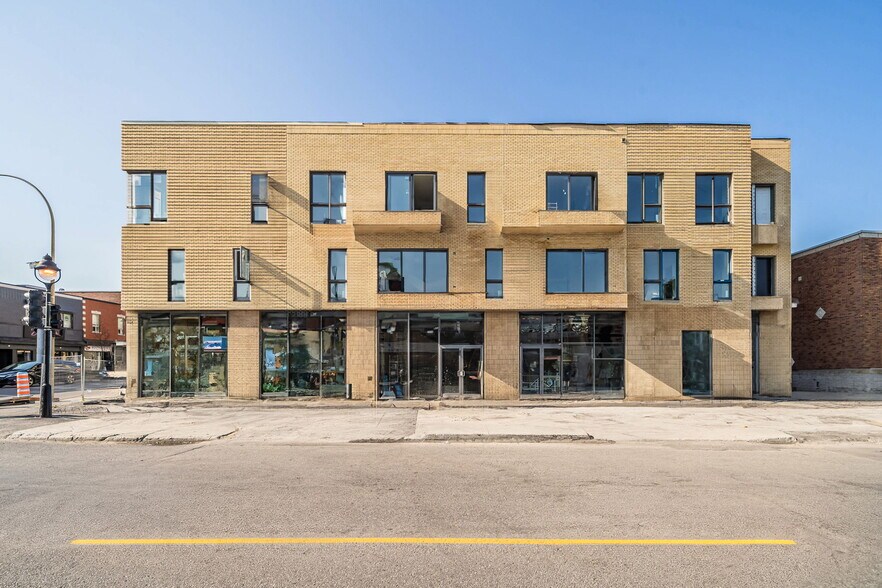2485 Rue Bélanger, Montréal, QC à louer - Photo du bâtiment - Image 3 de 52