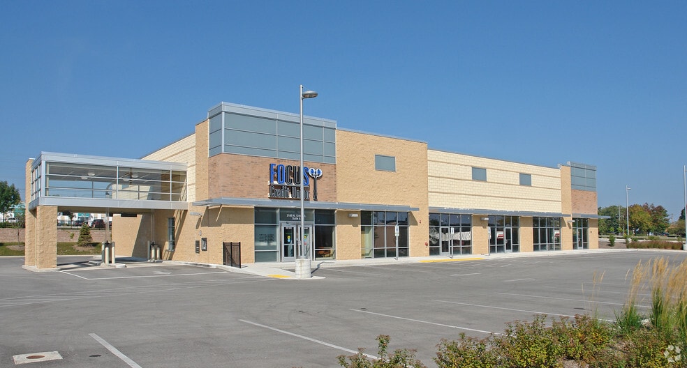 3180 124th St, Wauwatosa, WI à louer - Photo principale - Image 2 de 5