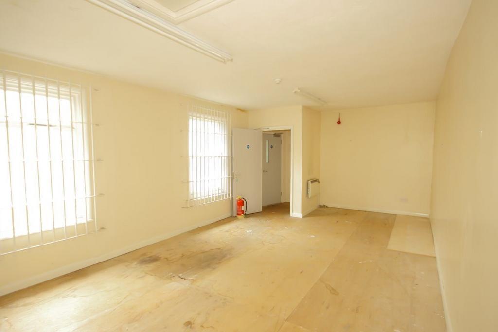 71 High St, Sheerness for lease Building Photo- Image 1 of 5