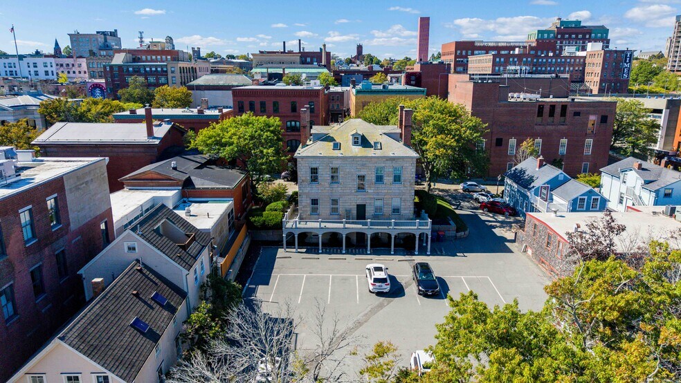 50 N 2nd St, New Bedford, MA à vendre - Photo du bâtiment - Image 2 de 16