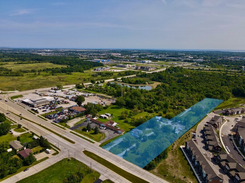 8088 S 27th St, Oak Creek, WI à vendre - Photo du bâtiment - Image 3 de 7