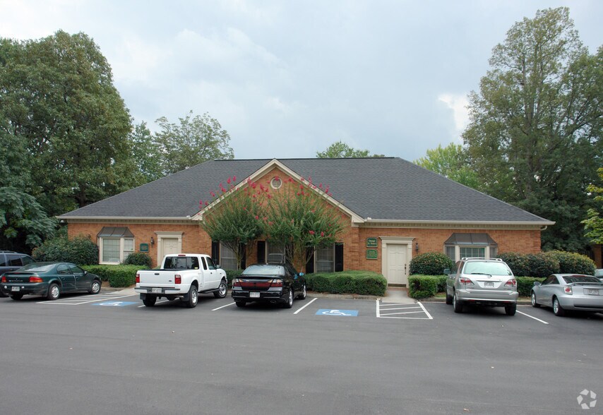 1431 McLendon Dr, Decatur, GA à vendre - Photo du bâtiment - Image 2 de 6