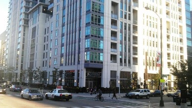 555 W Kinzie St, Chicago, IL for lease Building Photo- Image 2 of 5
