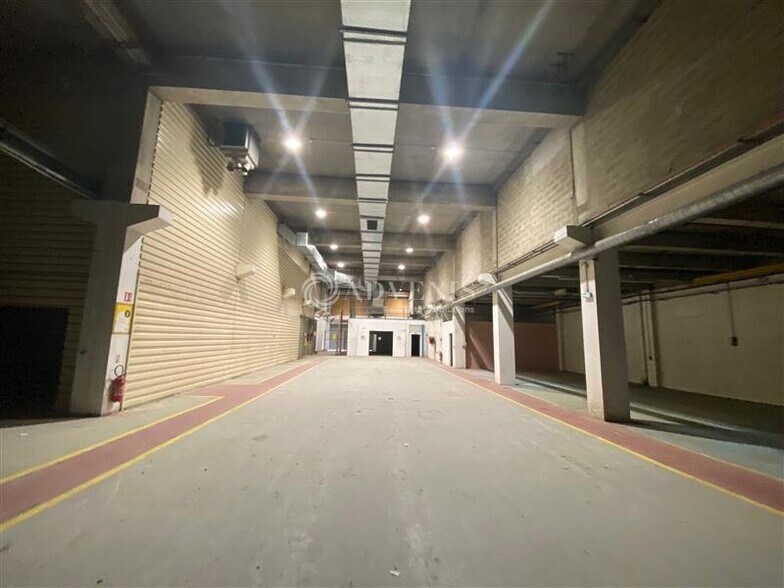 Flex dans Bagnolet à louer - Photo du bâtiment - Image 2 de 7