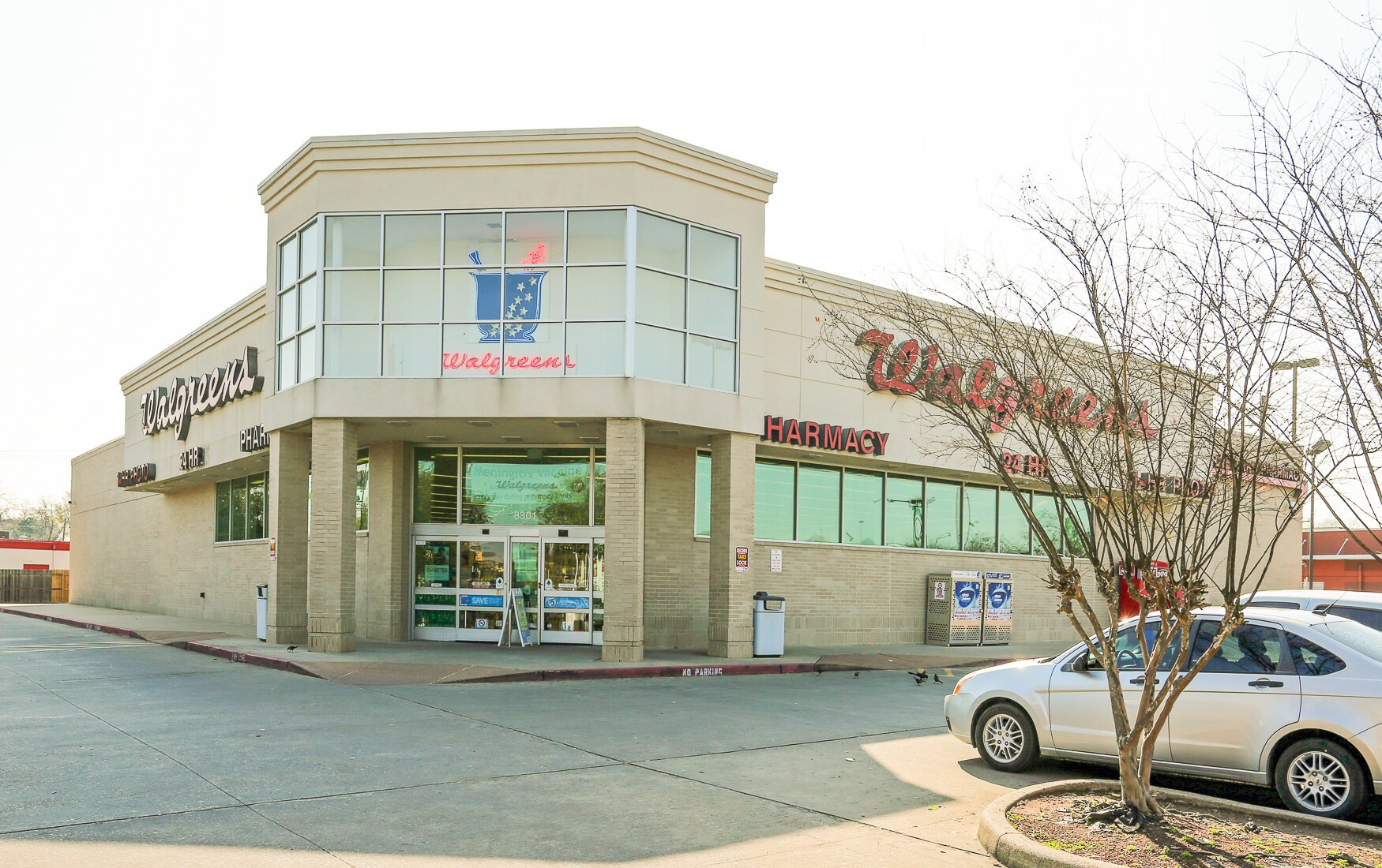 8301 Broadway St, Houston, TX for lease Building Photo- Image 1 of 9