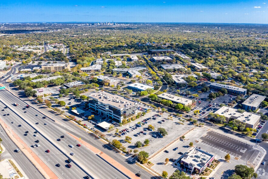 4400 NW Loop 410, San Antonio, TX à louer - Aérien - Image 2 de 33