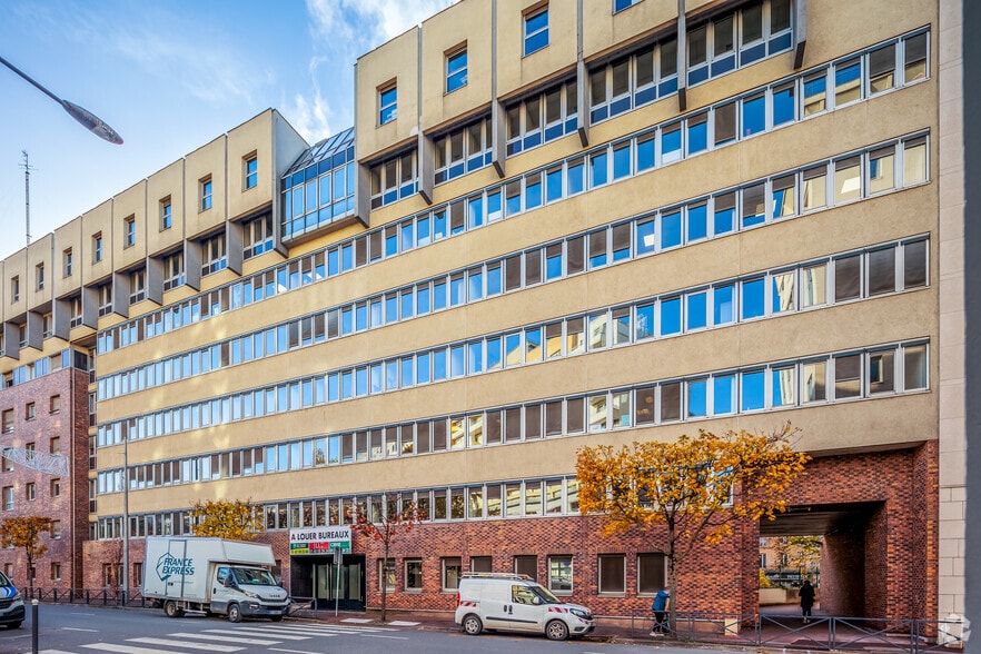 2 Rue Du Docteur Lombard, Issy-les-Moulineaux for lease - Building Photo - Image 2 of 7