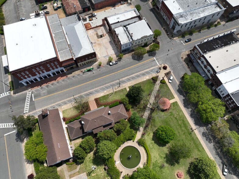 101 Washington St, Demopolis, AL for sale - Primary Photo - Image 1 of 23