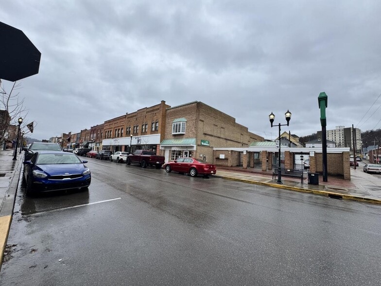 506 Merchant St, Ambridge, PA for sale - Building Photo - Image 2 of 17