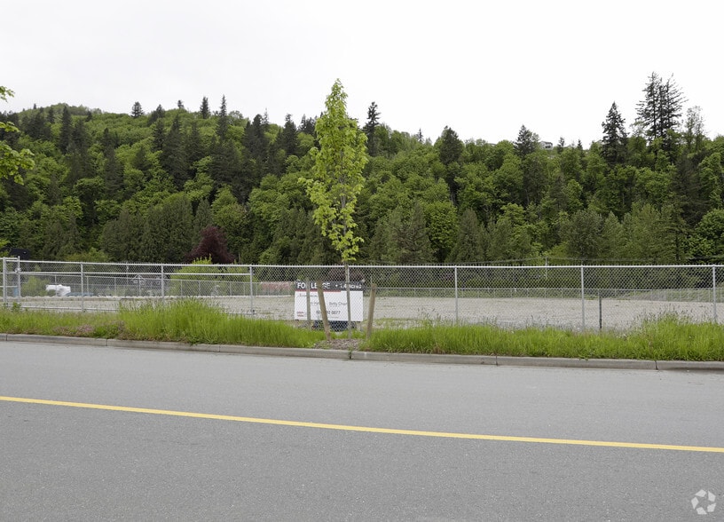 44199 Progress Way, Chilliwack, BC for lease - Building Photo - Image 2 of 3