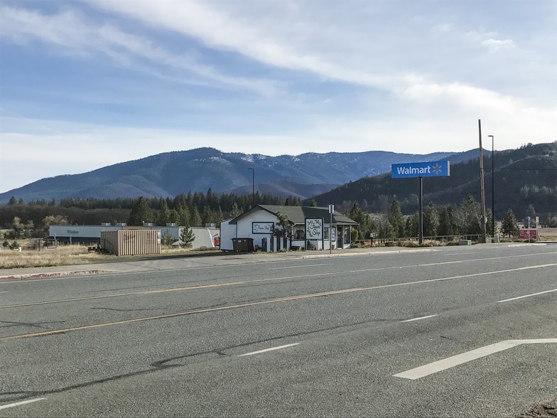 1922 Fort Jones Rd, Yreka, CA à vendre - Photo du bâtiment - Image 1 de 1