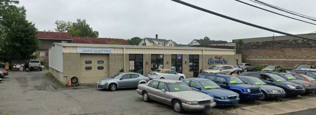 24 Meriden Rd, Waterbury, CT for lease Building Photo- Image 1 of 5