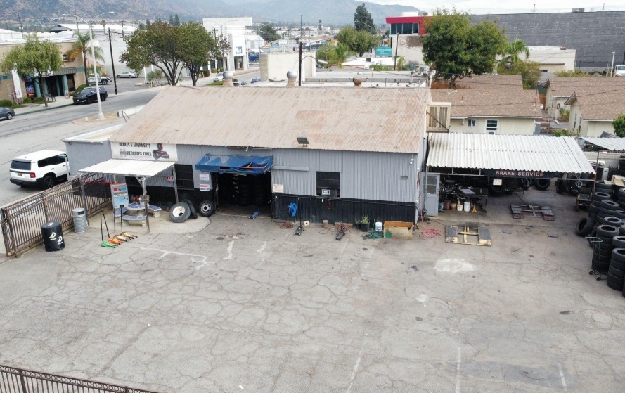 944 W Foothill Blvd, Azusa, CA for sale - Building Photo - Image 2 of 4