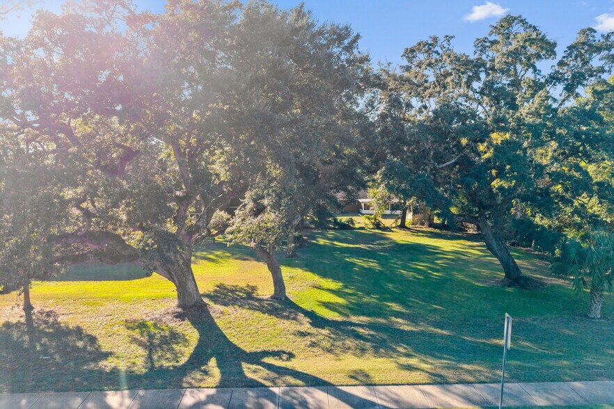 Cowan Rd, Gulfport, MS for sale - Building Photo - Image 2 of 16