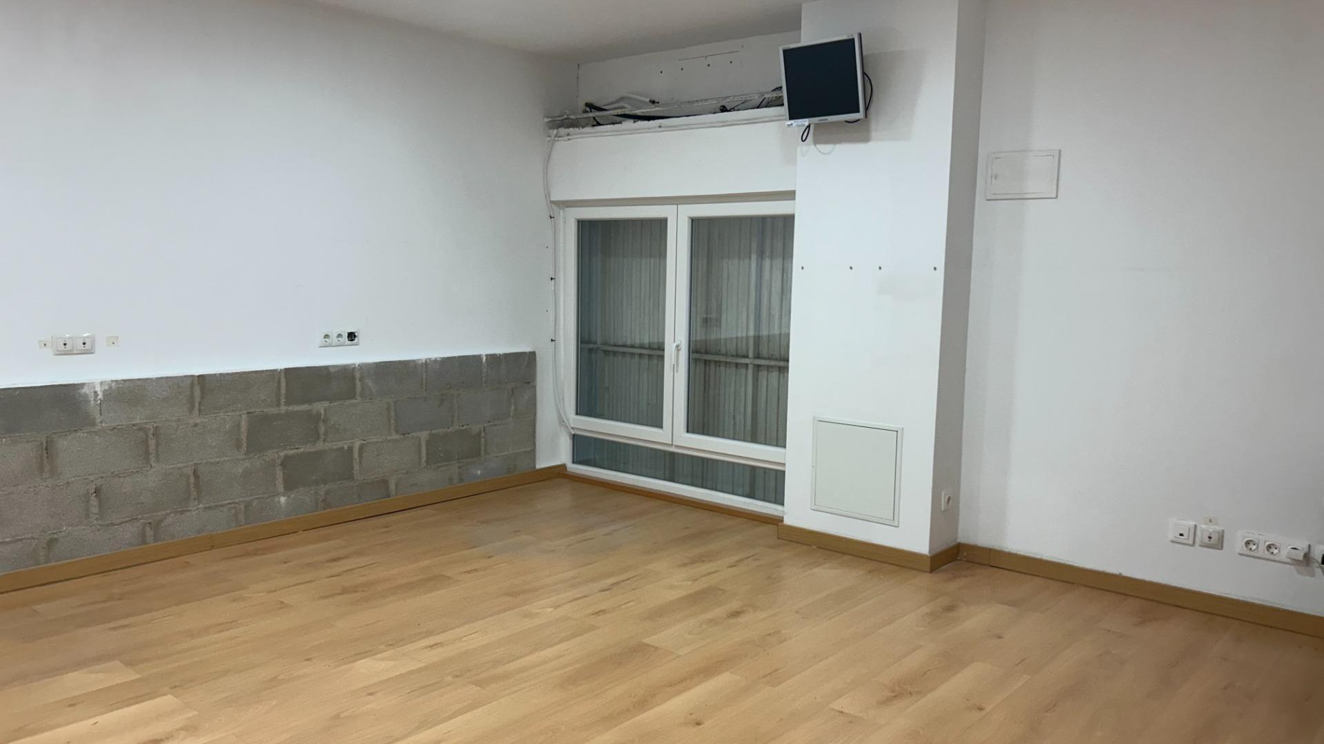 Industrial in Zaragoza, Zaragoza for lease Interior Photo- Image 1 of 18