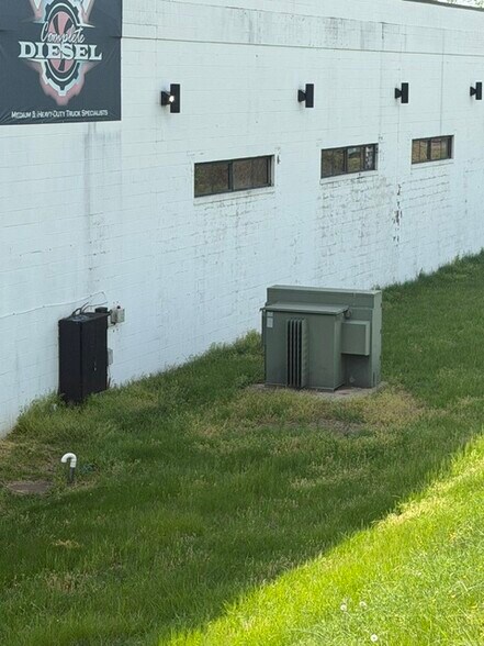 9101 Industry Dr, Manassas Park, VA à vendre - Photo du bâtiment - Image 2 de 12