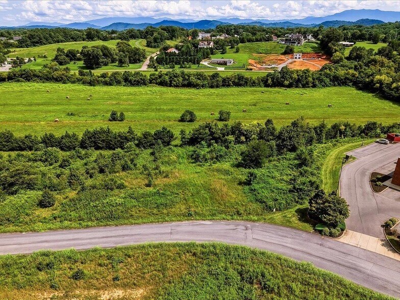 Middle Creek Road, Sevierville, TN à vendre - Aérien - Image 2 de 11
