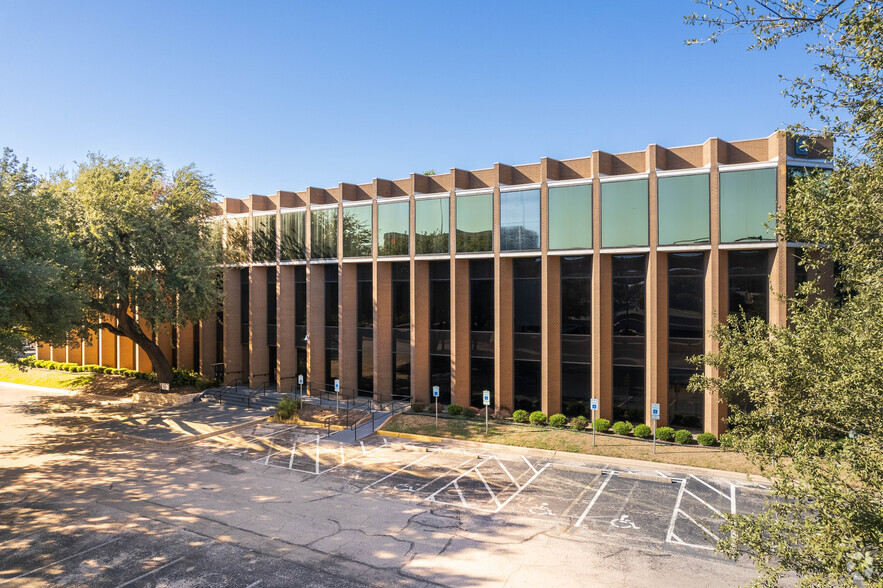 Chase Park Office Campus portefeuille de 3 propriétés à vendre sur LoopNet.ca - Photo principale - Image 1 de 3