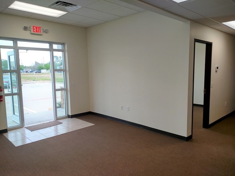 850 Lawrence Rd, League City, TX for sale - Interior Photo - Image 3 of 13