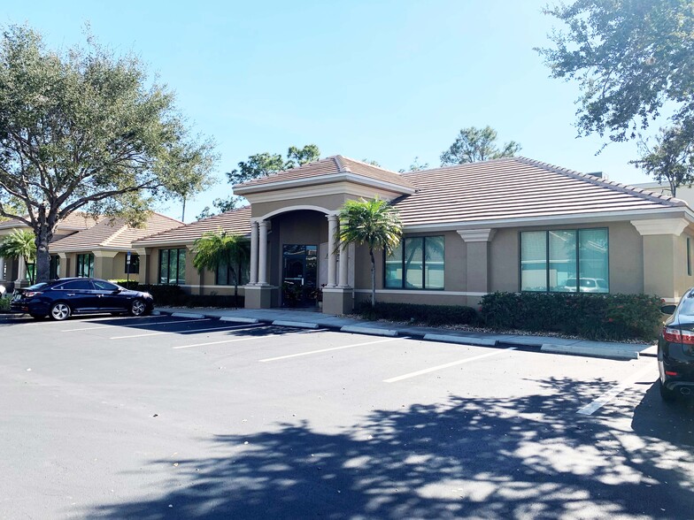 5631-5635 Naples Blvd, Naples, FL for sale - Building Photo - Image 1 of 1